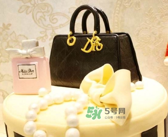 翻糖蛋糕師為什么那么火？翻糖蛋糕為何被稱為天價蛋糕