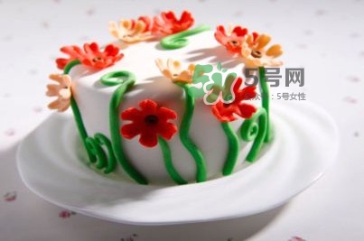 翻糖蛋糕師為什么那么火？翻糖蛋糕為何被稱為天價蛋糕