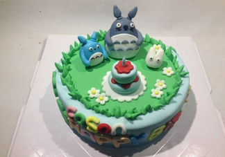 翻糖蛋糕好吃嗎？翻糖蛋糕能用戚風(fēng)蛋糕坯嗎