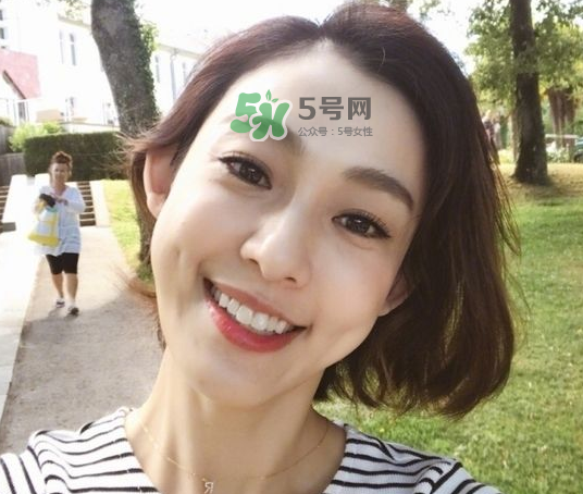 英樹范瑋琪簽名限量版口紅套盒多少錢_怎么樣_口紅色號 英樹范瑋琪簽名限量版口紅套盒多少錢_怎么樣_口紅色號