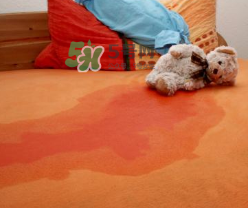 孩子尿床怎么去味？孩子尿床床墊怎么清理？