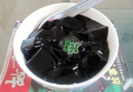 燒仙草是黑涼粉嗎？燒仙草和黑涼粉的區(qū)別
