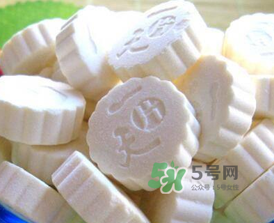 牛初乳咀嚼片是鈣片嗎？牛初乳咀嚼片和鈣片的區(qū)別