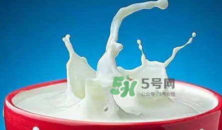 牛初乳咀嚼片是鈣片嗎？牛初乳咀嚼片和鈣片的區(qū)別