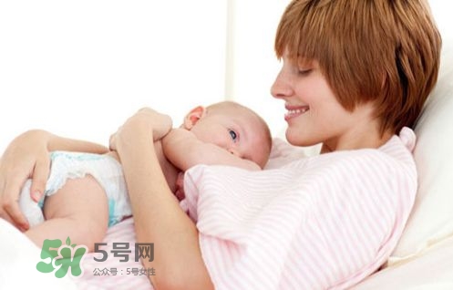 產(chǎn)后憂郁是這樣來的！這些話絕對(duì)別對(duì)新手媽媽說！