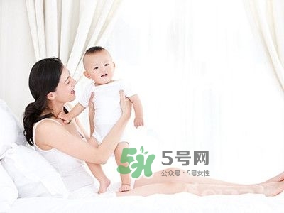 產(chǎn)后憂郁是這樣來的！這些話絕對(duì)別對(duì)新手媽媽說！