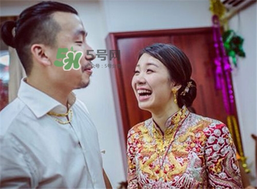 鬧洞房時有人占我便宜怎么辦 鬧洞房時有人占我便宜怎么辦