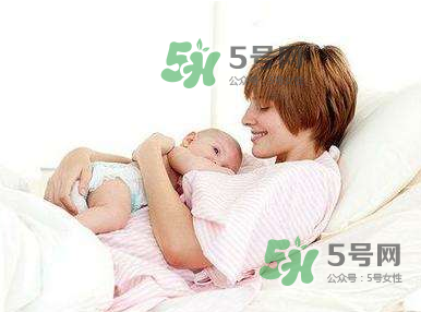 坐月子要穿內衣嗎？坐月子不穿內衣胸會下垂嗎？