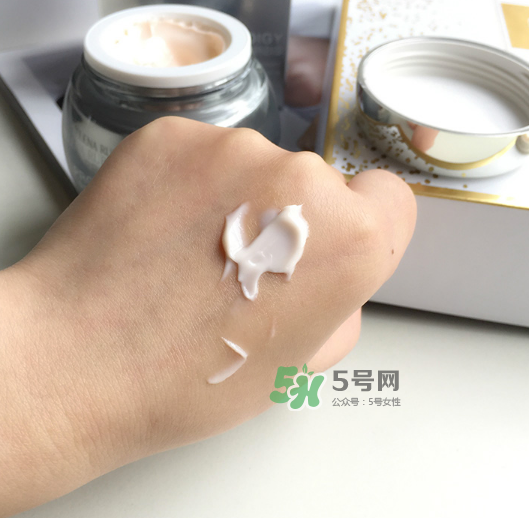 赫蓮娜至美溯顏菁華霜好用嗎？赫蓮娜至美溯顏菁華霜怎么樣？