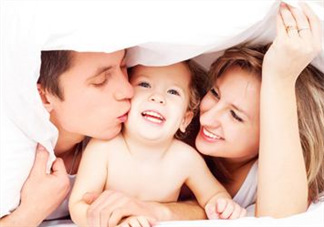 坐月子要穿內(nèi)衣嗎？坐月子不穿內(nèi)衣胸會(huì)下垂嗎？