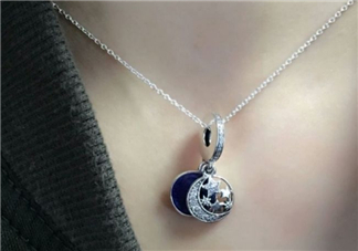 pandora復(fù)古夜空項(xiàng)鏈多少錢(qián)？潘多拉夜空項(xiàng)鏈專(zhuān)柜價(jià)格