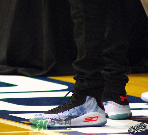 under armour curry 4庫里第四代戰(zhàn)靴中國配色怎么樣？