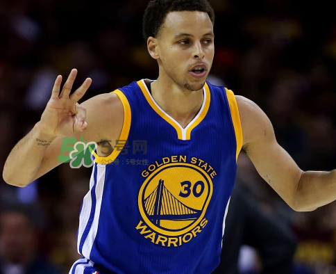 under armour curry 4庫里第四代戰(zhàn)靴中國配色怎么樣？