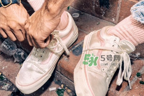 opening ceremony與vans聯(lián)名帆布鞋多少錢_哪幾款顏色？