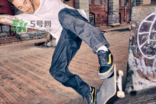 opening ceremony與vans聯(lián)名帆布鞋多少錢_哪幾款顏色？