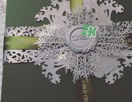 海藍(lán)之謎唇霜怎么用？海藍(lán)之謎修護(hù)唇霜使用方法