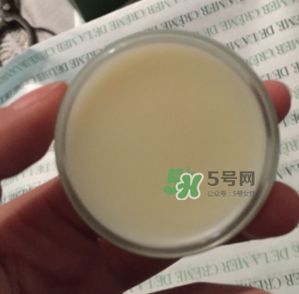 海藍(lán)之謎唇霜怎么用？海藍(lán)之謎修護(hù)唇霜使用方法