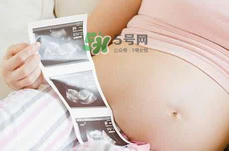 孕期可以蹲著上廁所嗎？孕期上廁所會壓到寶寶嗎？