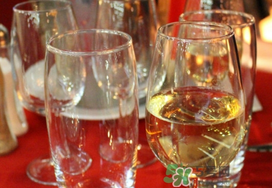 茅臺酒是什么香型的？茅臺酒是濃香還是醬香