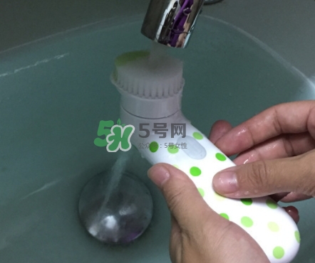 倩碧聲波潔面儀怎么充電？倩碧潔面儀充電燈不亮