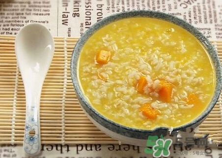 南瓜粥的營養(yǎng)價值_南瓜粥的功效與作用及飲食禁忌 南瓜粥的營養(yǎng)價值_南瓜粥的功效與作用及飲食禁忌