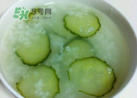 黃瓜粥的營養(yǎng)價(jià)值_黃瓜粥的功效與作用及飲食禁忌 黃瓜粥的營養(yǎng)價(jià)值_黃瓜粥的功效與作用及飲食禁忌