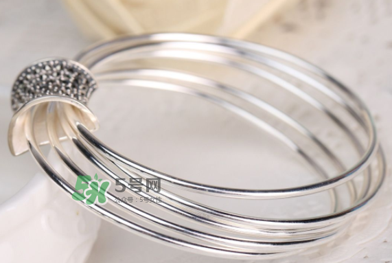 銀手鐲變黑了如何洗白？銀手鐲變黑怎么洗？