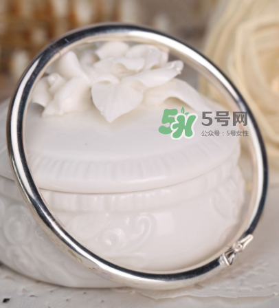 銀手鐲可以去濕氣嗎？銀手鐲能祛濕嗎？