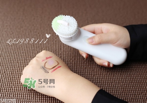 倩碧聲波潔面儀怎么用？倩碧聲波潔面儀使用方法