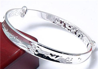 銀手鐲可以刮痧嗎？怎么用銀手鐲刮痧？