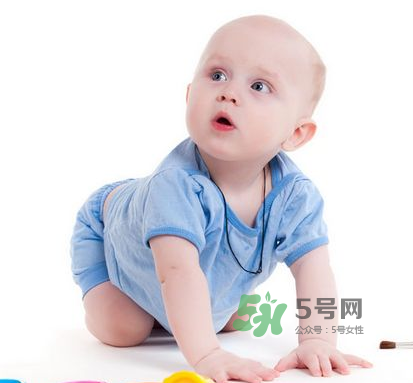 立秋后寶寶要穿什么衣服？立秋后寶寶要穿襪子嗎？