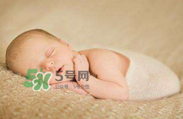 立秋后寶寶要穿什么衣服？立秋后寶寶要穿襪子嗎？