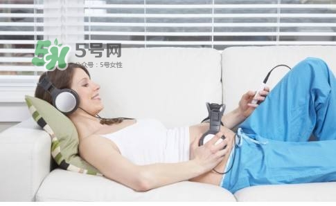 胎教可以聽(tīng)流行歌曲嗎？如何判斷寶寶喜歡什么類型的胎教音樂(lè)