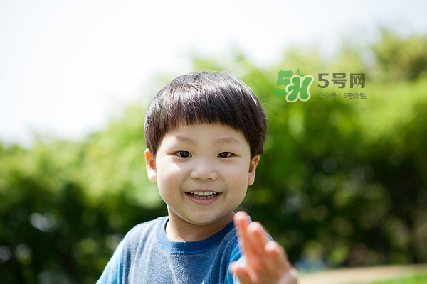 3個(gè)月寶寶每天睡覺十多個(gè)小時(shí)正常嗎 3個(gè)月寶寶每天睡覺十多個(gè)小時(shí)正常嗎