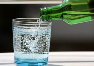 蘇打水是碳酸飲料嗎？蘇打水和碳酸飲料的區(qū)別