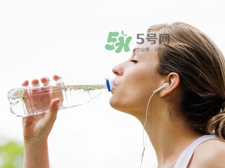 蘇打水可以加熱嗎？蘇打水能加熱喝嗎