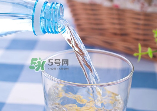 蘇打水一天喝多少最好？蘇打水每天喝多少合適？