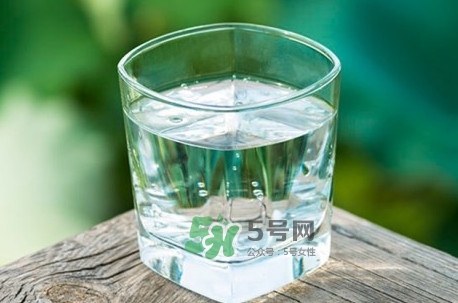 蘇打水什么時(shí)候喝最好？蘇打水什么人不能喝