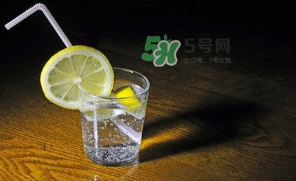 蘇打水什么時候喝最好？蘇打水什么人不能喝