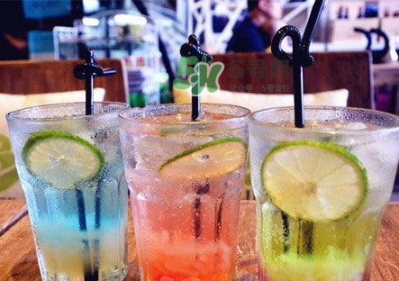 蘇打水可以治痛風(fēng)嗎？蘇打水可以降尿酸嗎