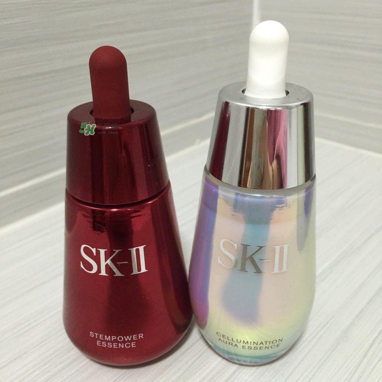 sk2小紅瓶和小燈泡精華哪個(gè)好？sk2小燈泡和小銀瓶精華區(qū)別