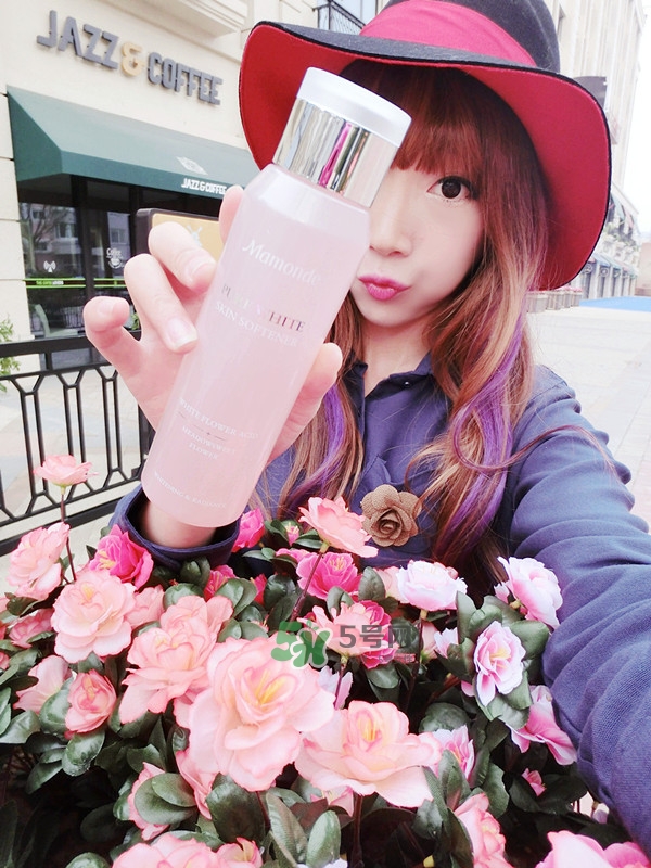 夢妝花萃凈白調(diào)理水怎么樣？夢妝花萃凈白調(diào)理水能補水嗎？