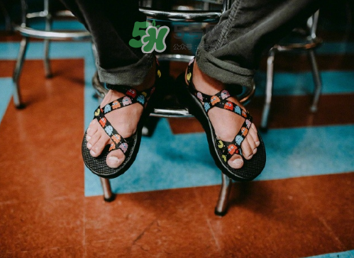 chaco pac man吃豆人主題涼鞋的多少錢？chaco吃豆人涼鞋價(jià)格