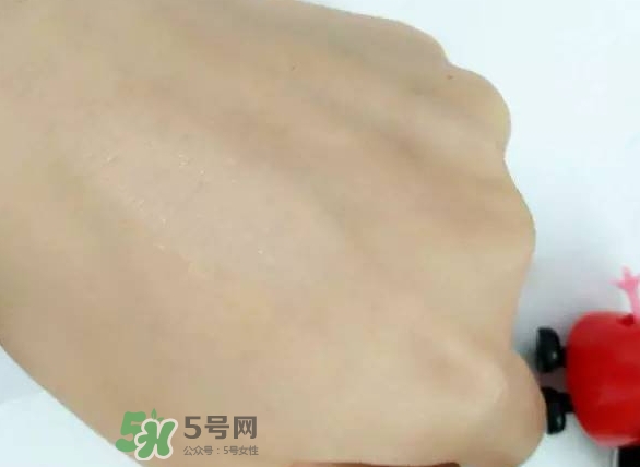 玫珂菲水粉霜怎么樣？玫珂菲全新雙用水粉霜好用嗎？