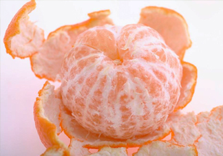 橘子里的白絲能吃嗎？橘子瓣上面的白絲吃了有什么好處？