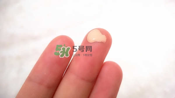 迪奧凝脂恒久粉底液真假怎么辨別-迪奧粉底液真假圖 迪奧凝脂恒久粉底液真假怎么辨別-迪奧粉底液真假圖