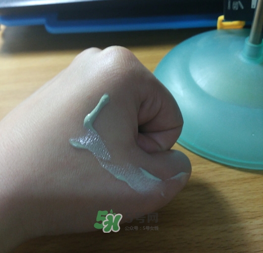 Make up forever浮生若夢隔離霜怎么樣？浮生若夢隔離好用嗎？