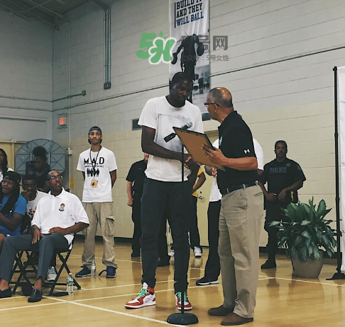 杜蘭特回家鄉(xiāng)穿的鞋子是什么牌子_哪個型號_多少錢_什么時候發(fā)售？