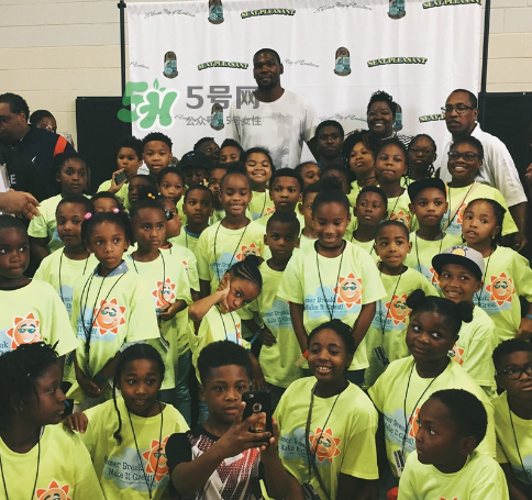 杜蘭特回家鄉(xiāng)穿的鞋子是什么牌子_哪個型號_多少錢_什么時候發(fā)售？