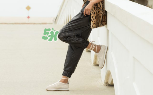 alc與nike cortez聯(lián)名在哪買？alc與耐克阿甘鞋聯(lián)名哪里有賣的？